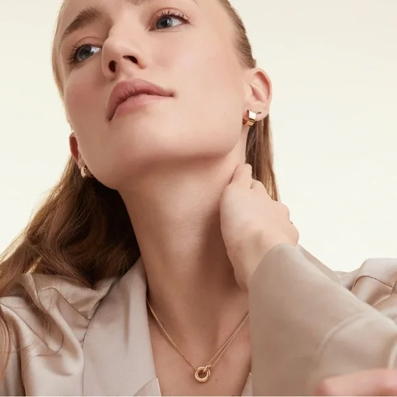 Mejuri Gold Necklace - Picture 10 of 10